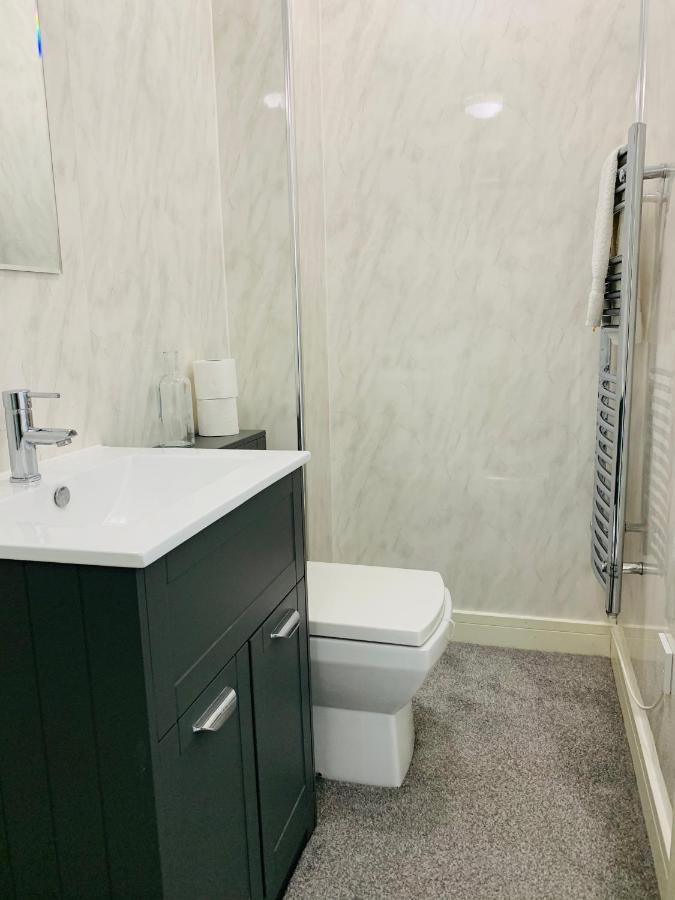 Elthorne Luxury Apartments - Ъксбридж Екстериор снимка