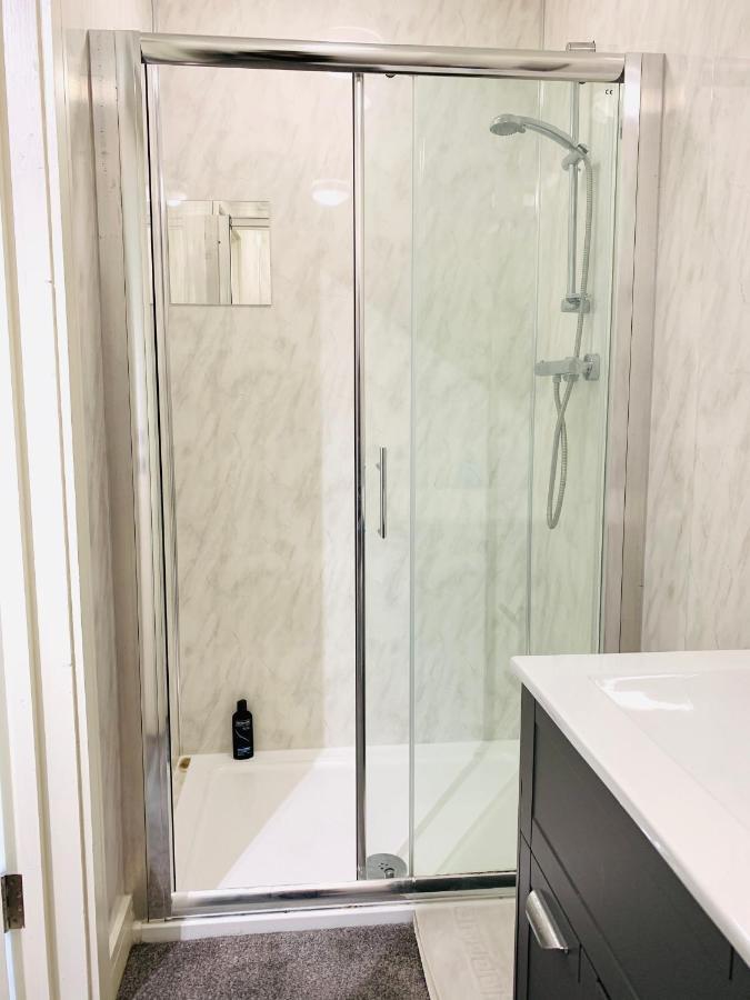 Elthorne Luxury Apartments - Ъксбридж Екстериор снимка