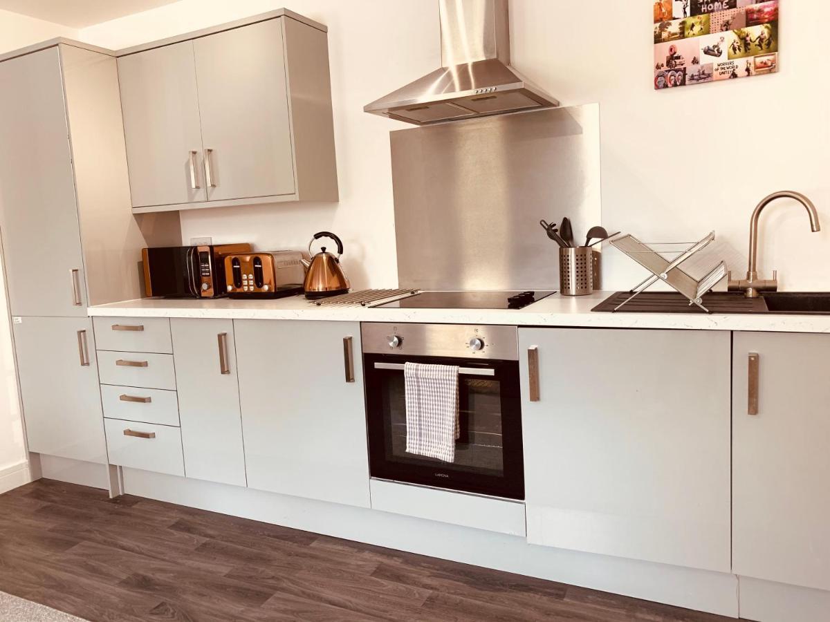 Elthorne Luxury Apartments - Ъксбридж Екстериор снимка