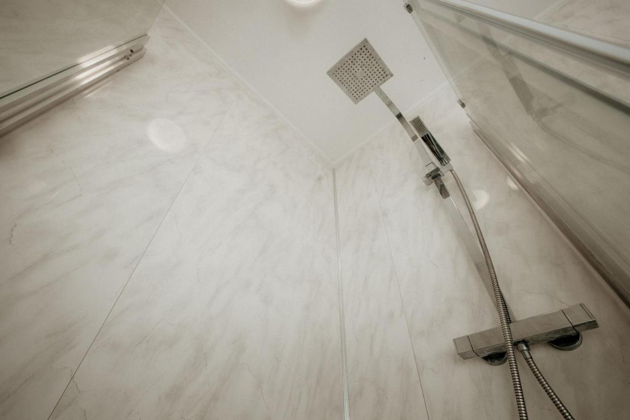 Elthorne Luxury Apartments - Ъксбридж Екстериор снимка