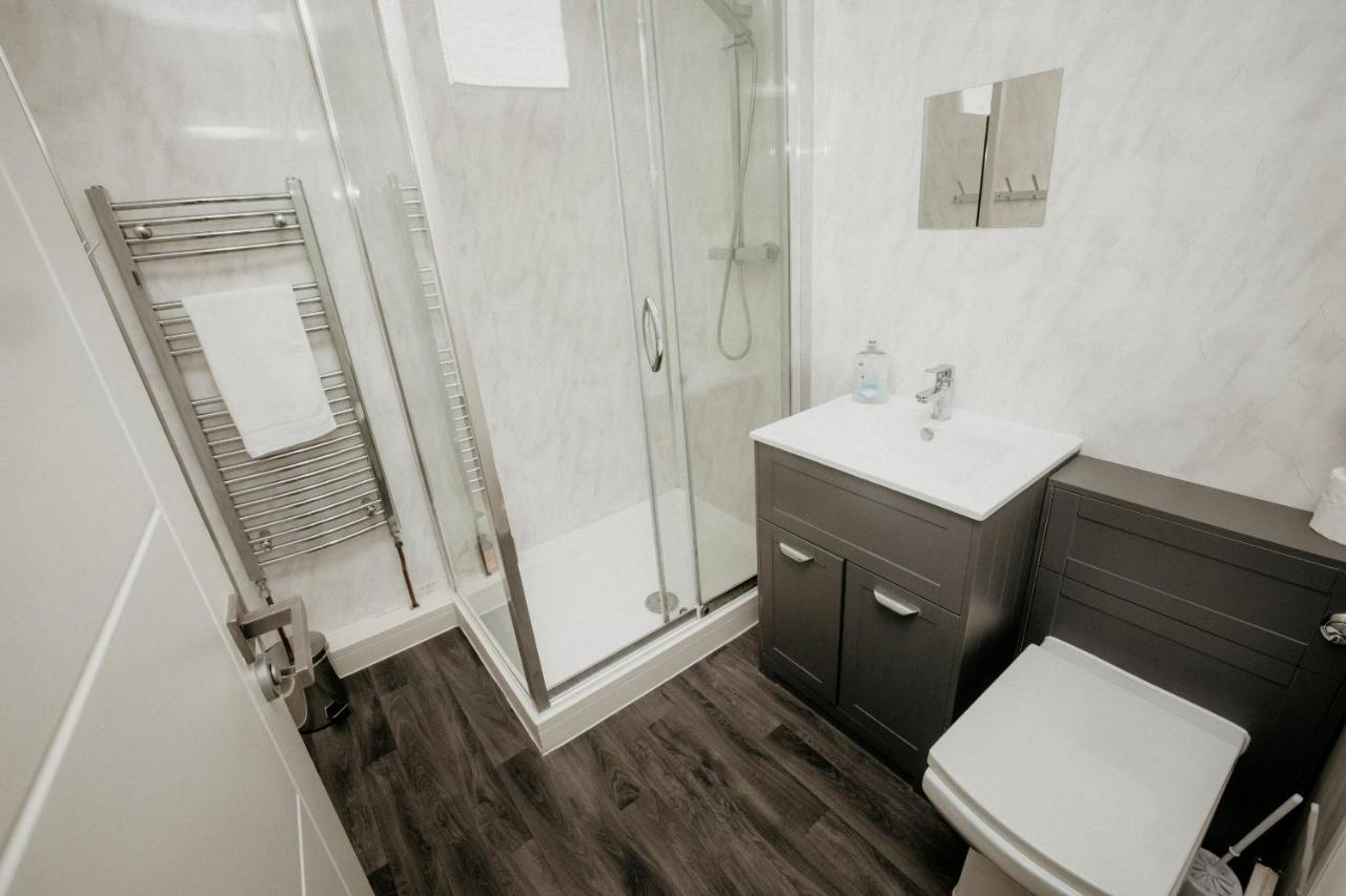 Elthorne Luxury Apartments - Ъксбридж Екстериор снимка