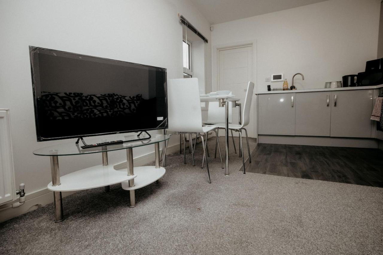 Elthorne Luxury Apartments - Ъксбридж Екстериор снимка