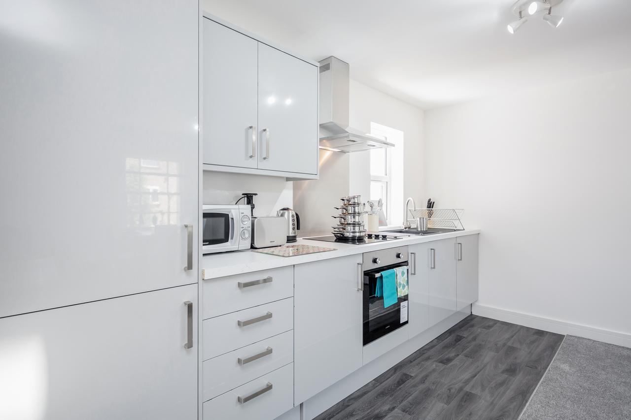 Elthorne Luxury Apartments - Ъксбридж Екстериор снимка